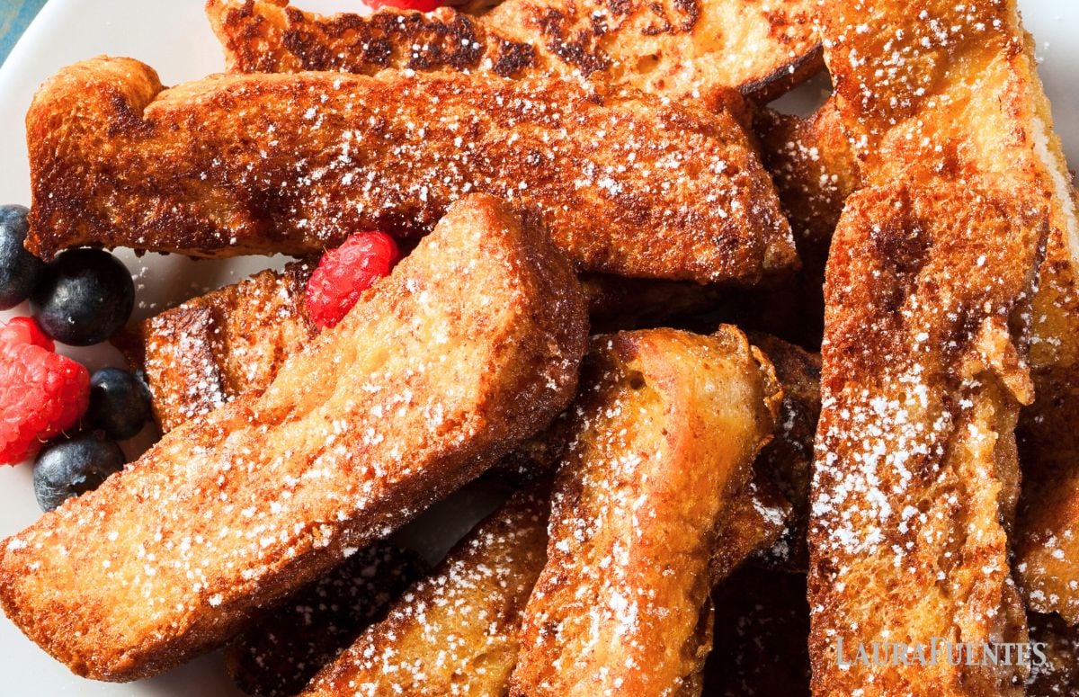 Crispy Oven-Baked French Toast Sticks: Easy Breakfast Recipe